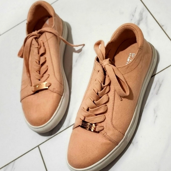 NEW Kenneth Cole Reaction Joey 5 Microfiber Sneakers Blush Metallic Shoe Spring - Picture 1 of 16